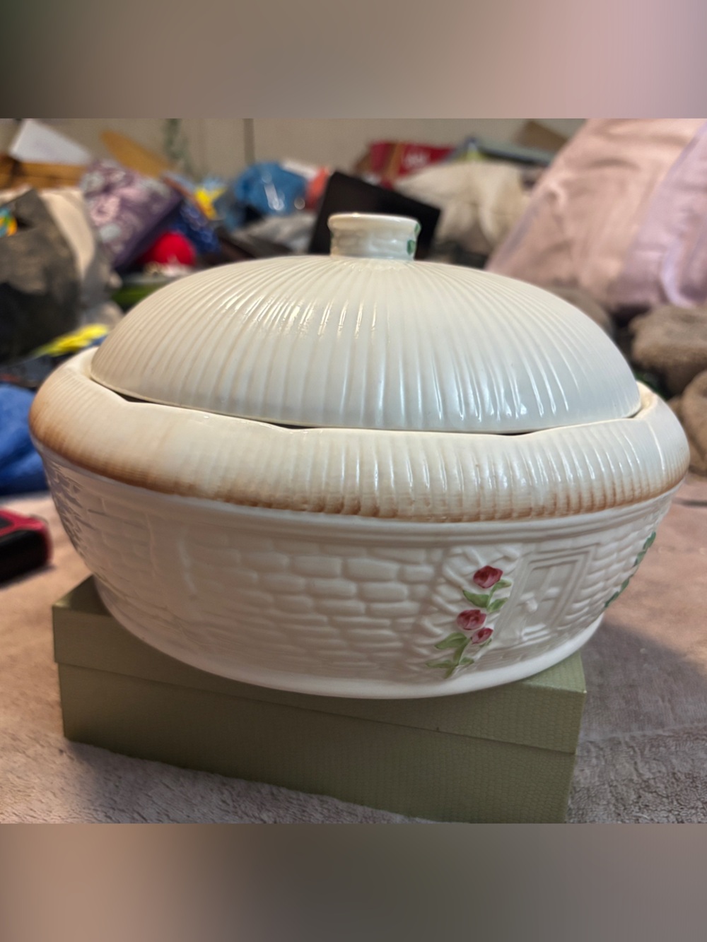 Belleek Ireland Shamrock cottage covered casserole dish Round Basket weave.